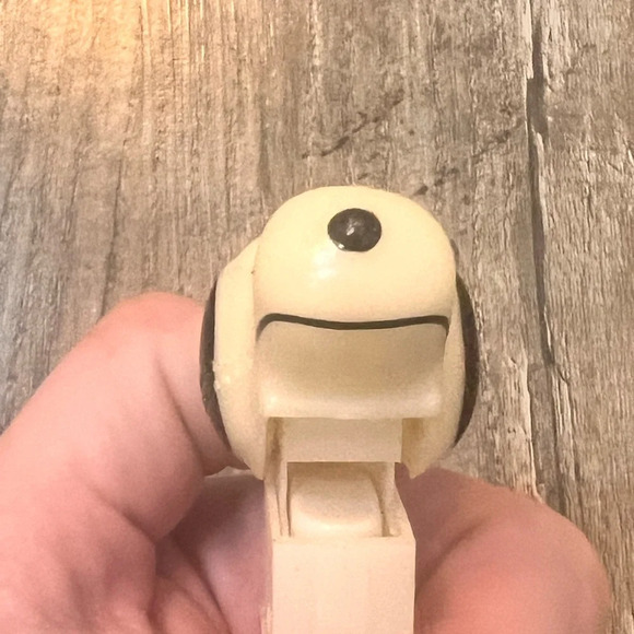 "Snoopy" PEZ Dispenser - Picture 2 of 6